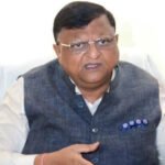 ‘ভোট চোর’ মন্তব্যের জেরে তৃণমূল সাংসদ মহুয়া মৈত্রকে ১০কোটির মানহানির নোটিশ মুখ্যসচিব মনোজ কুমার আগরওয়ালের