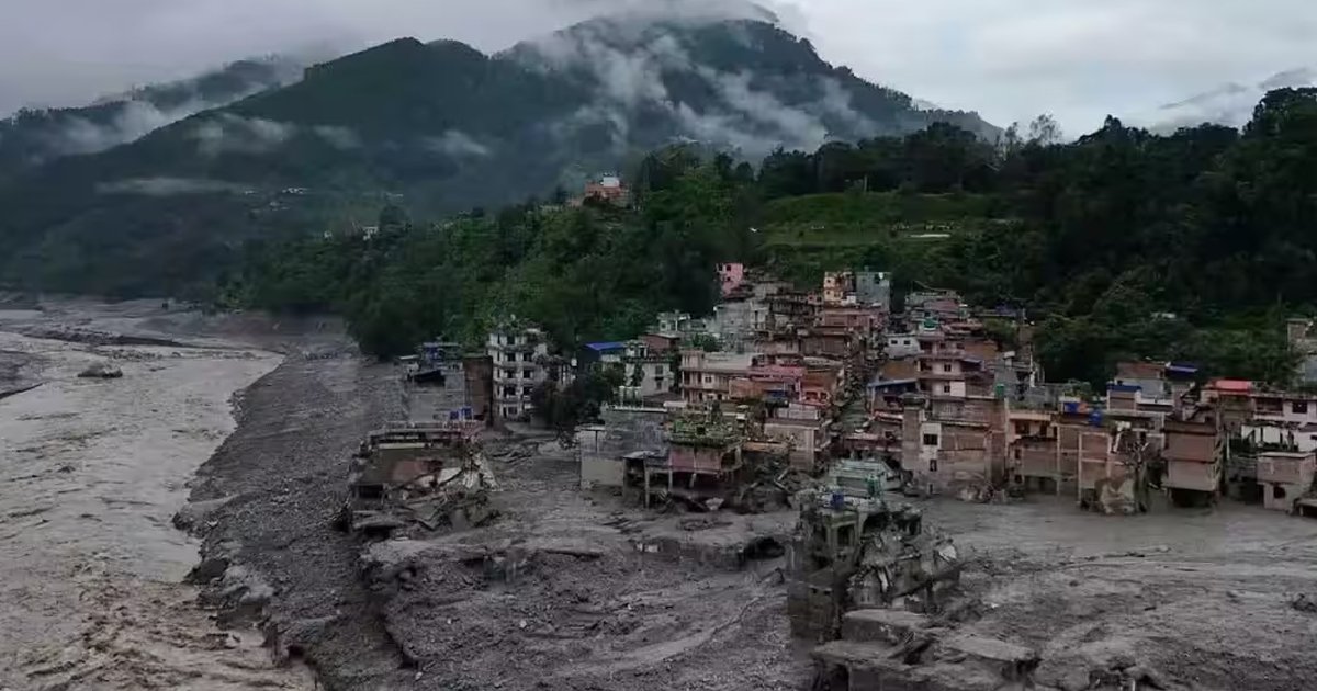 ফের ভারী বৃষ্টিতে বিধ্বস্ত নেপাল, বন্যা ও ভূমিধসে মৃত ২১