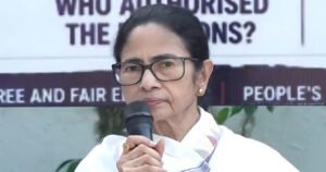‘১৪৭ সাংসদকে সাসপেন্ড করে পাশ বিষাক্ত বিল,’ সিইসি-র রক্ষাকবচ নিয়ে মোদি সরকারকে তোপ মমতা বন্দ্যোপাধ্যায়ের