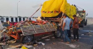 মহারাষ্ট্রের অমরাবতীতে দুর্গাপ্রতিমা নিয়ে যাওয়ার সময়ে ট্রাকের ধাক্কা, মৃত ৭, জখম ২১